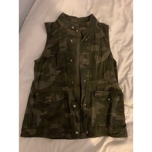 Lightweight Camo Vest - Worn Once